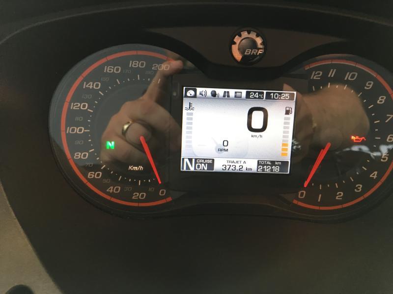 2014 Can-Am STS SM5 — photo 4