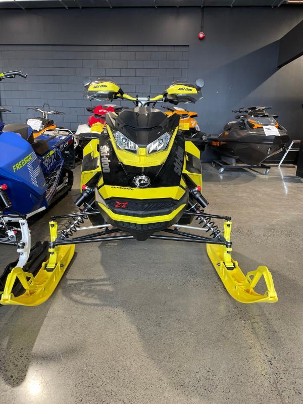 2021 Ski-Doo Renegade XR-S 850