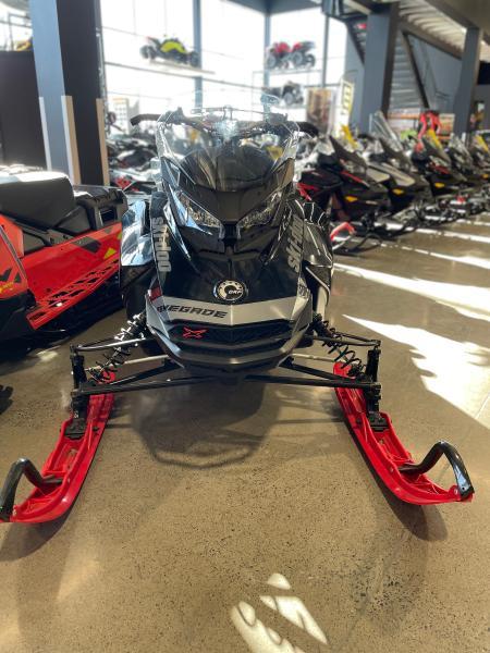 2019 Ski-Doo Renegade X E IC 850 E-TEC — photo 2