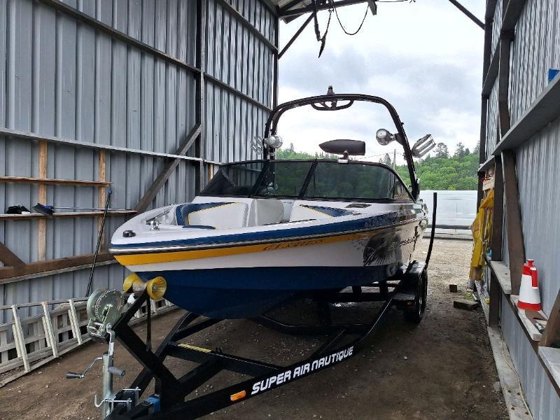 2011 Correct Craft Super Air Nautique Team 210 — photo 2