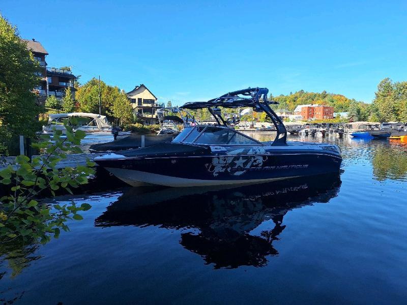 2009 Correct Craft Air Nautique 220 Team Edition
