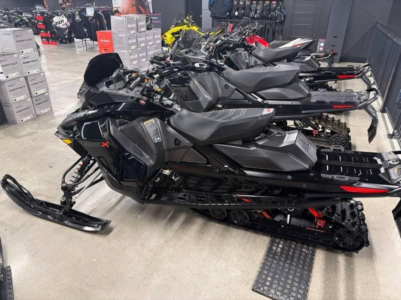 2022 Ski-Doo MXZ X 850 E-TEC Ice Ripper XT — photo 2