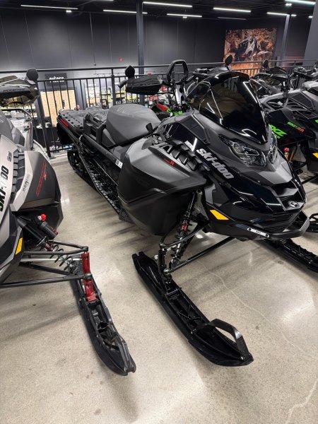 2026 Ski-Doo Expedition Xtreme 900 Turbo R — photo 2