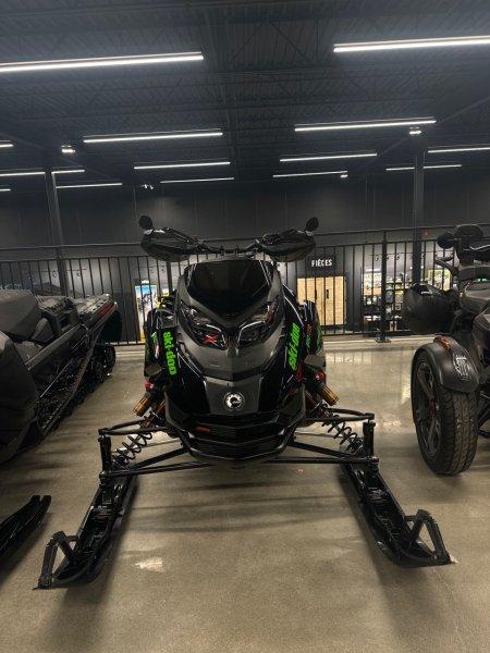 2026 Ski-Doo MXZ X-RS w/Competition 850 — photo 2