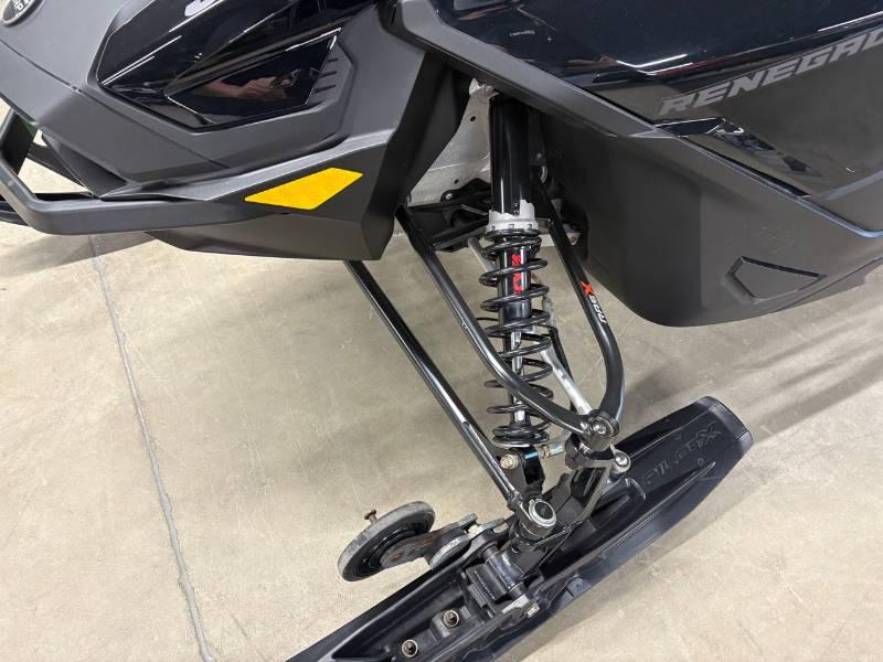 2022 Ski-Doo Renegade Adrenaline 900 Turbo — photo 3