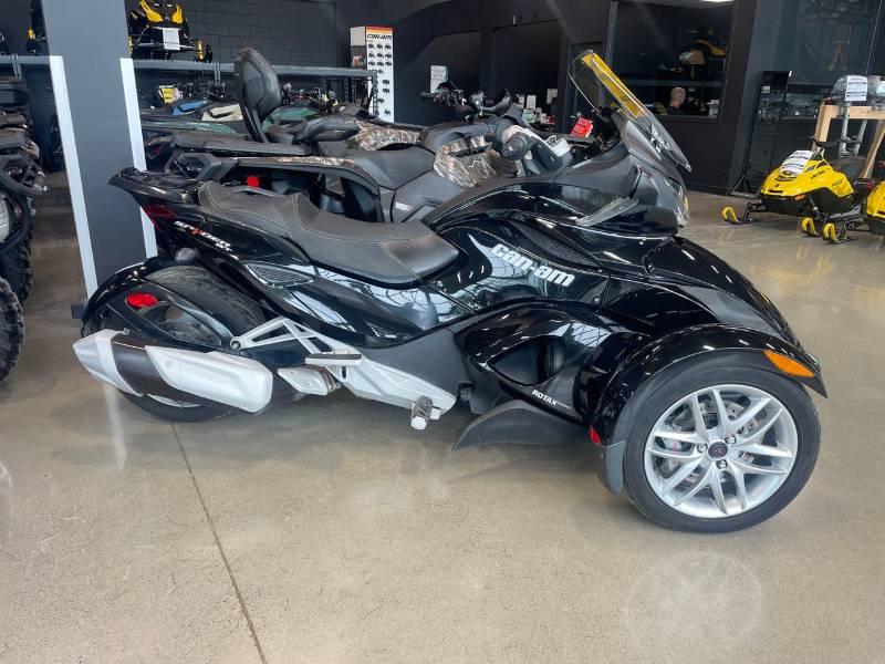 2013 Can-Am Spyder ST (SM5) — photo 2