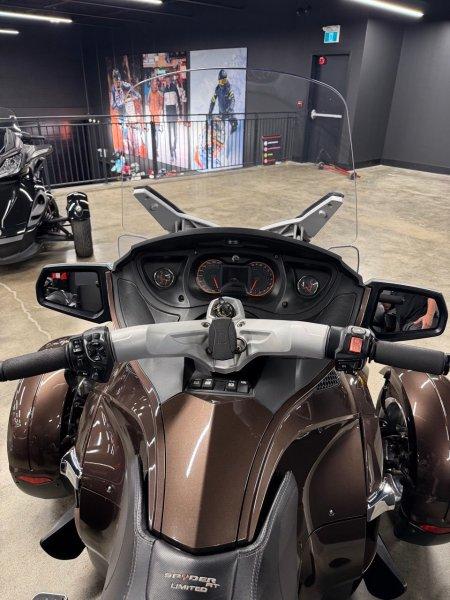 2012 Can-Am Spyder RT — photo 3