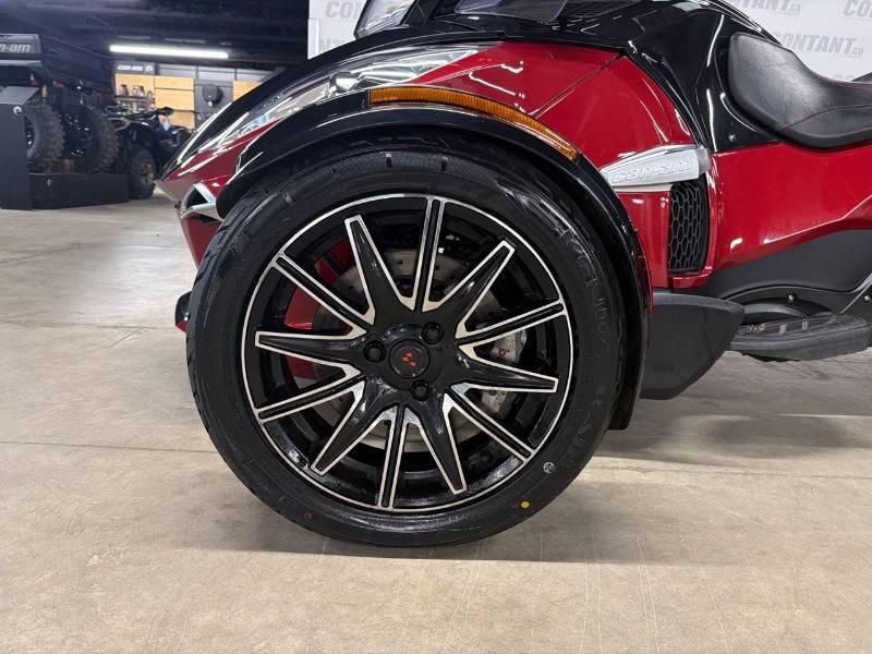 2015 Can-Am SPYDER RT-S SE — photo 5