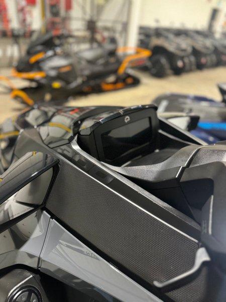 2022 Sea-Doo RXT-X 300 Techno — photo 3