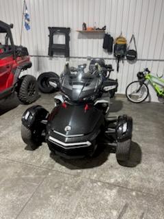 2016 Can-Am noir