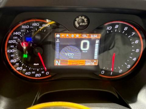 2016 Can-Am noir — photo 2