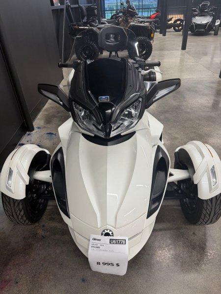 2014 Can-Am STS SM5 — photo 2