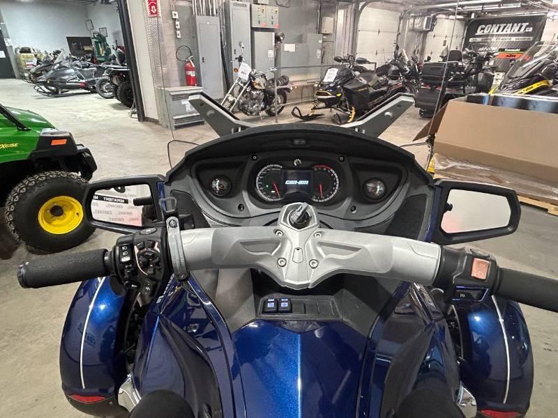 2010 Can-Am RT SE5 AUDIO — photo 10