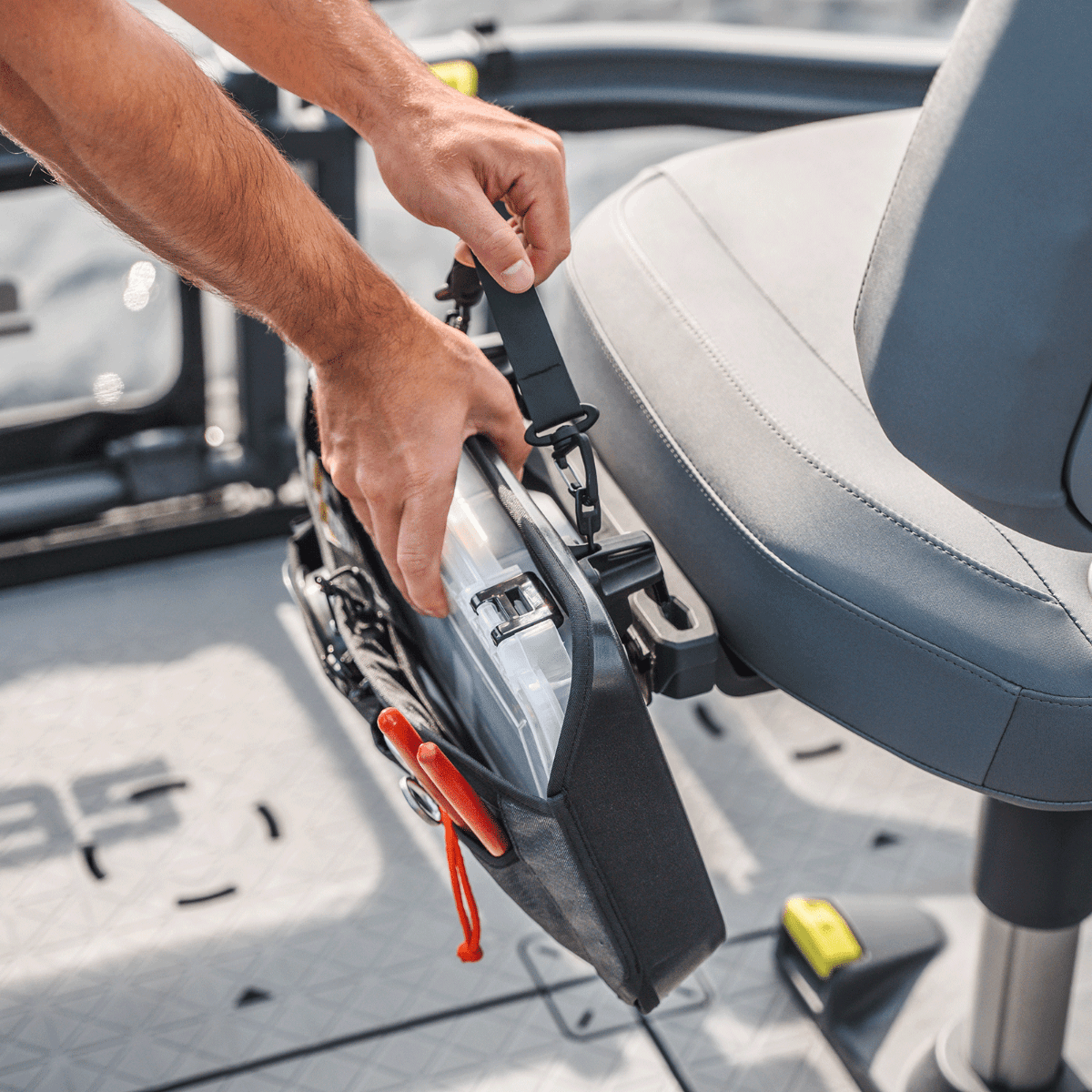Sea-Doo LinQ Lite Multipurpose Bag For Switch Pontoon — photo 7