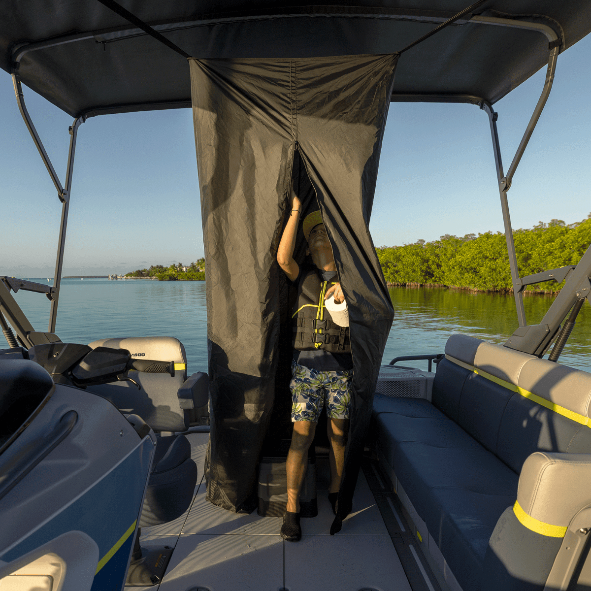 Sea-Doo Pop-Up Changing Room And Emergency Toilet for Switch Pontoon — photo 4