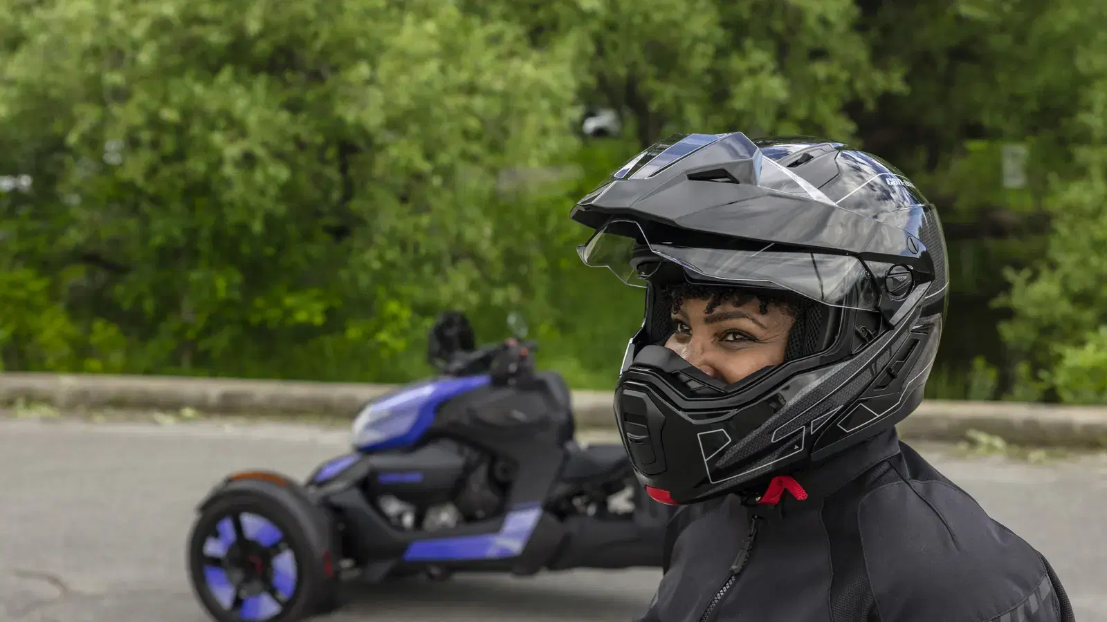 Choosing a Helmet Intercom: Motorcycle, 3-Wheel and Snowmobile